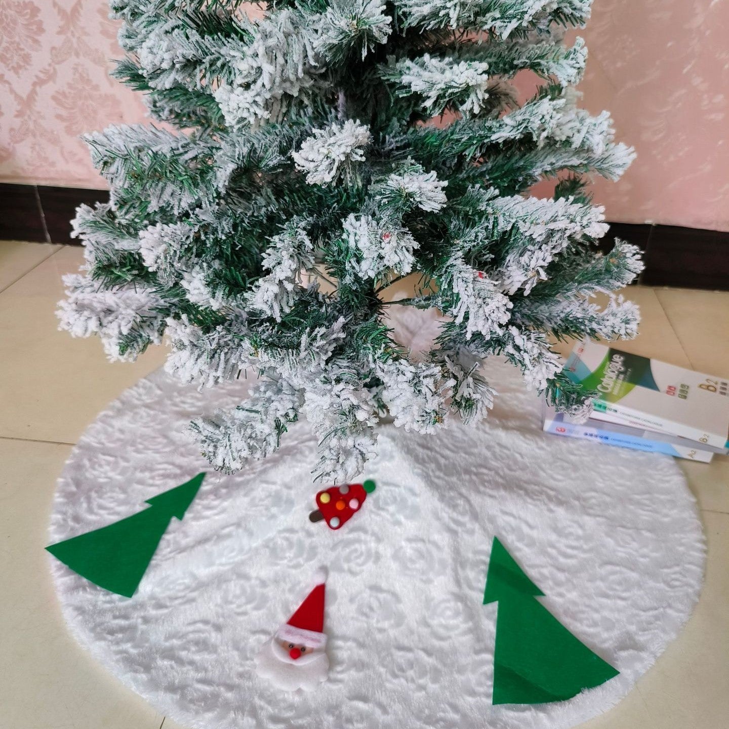 Christmas Tree Decorative Skirt White